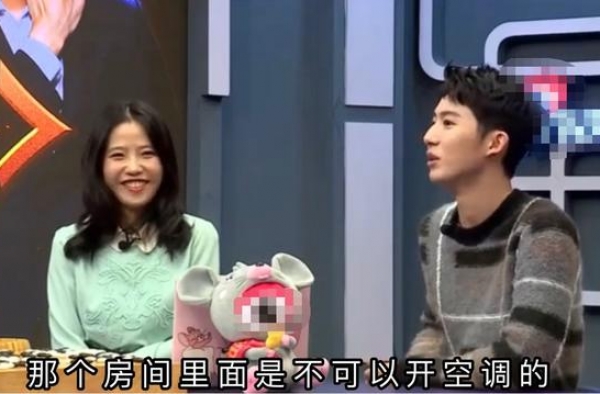 胡先煦片场热晕倒掐人中才醒，中暑笑着说没事，长湿疹挠到满手血
