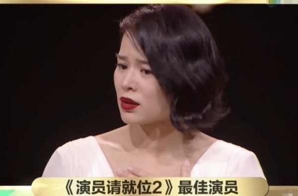 胡杏儿又拿冠军了！曾是“最丑港姐”，出道12年才成TVB视后