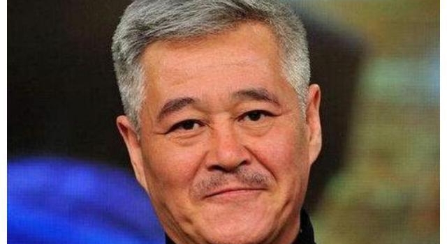 他本是赵本山力捧的徒弟，而春晚上的失误差点让赵本山身败名裂
