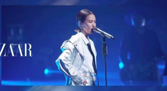 这次的她，值得一个热搜一位