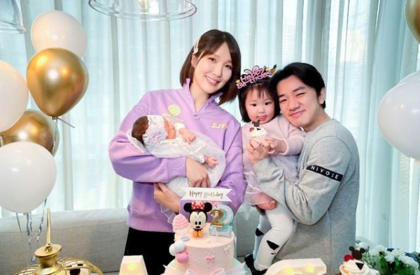 王祖蓝二胎得千金，官宣文案很搞笑：不想女儿像自己