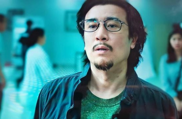 从央视主持人到赵宝刚御用女主，比杨幂起点高的她为何高开低走？