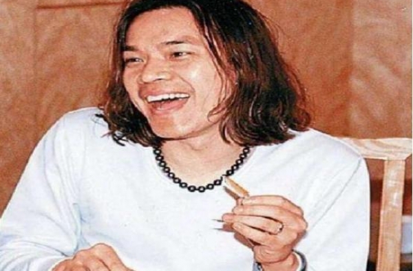 富婆“包养”10年，曾是著名主持的洪朝丰，归宿竟是皈依佛门