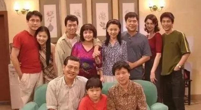 不舍！康伯康婶要离开《外来媳妇本地郎》剧组了！