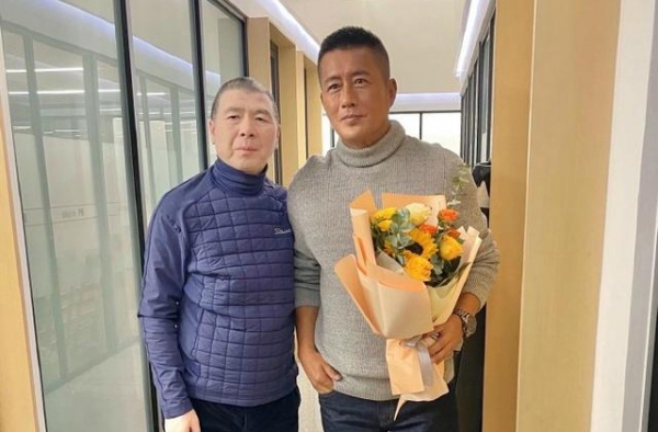 56岁高曙光健壮似小伙，二婚小16岁富商，直言和江珊婚姻失败