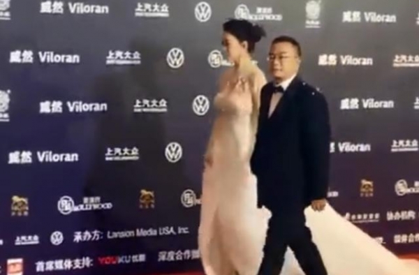 44岁李小冉傲人的身材真是绝了！再过10年也耐看