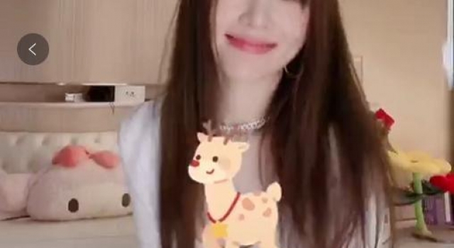 李小璐穿连体衣秀小蛮腰，大秀性感舞姿，动作妩媚表情丰富