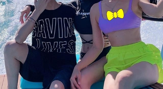 郭美美炫富本性难改？手镯竟值县城一套房，被鲜肉搂蜂腰不避嫌