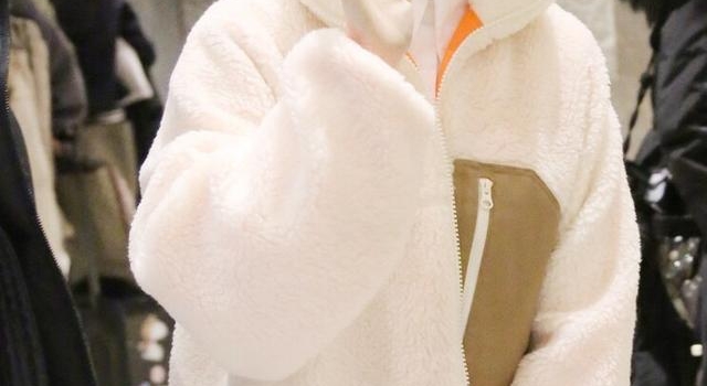 董洁和儿子接吻、拍婚纱照叫爸爸，妈妈再爱孩子也不要做三件事情