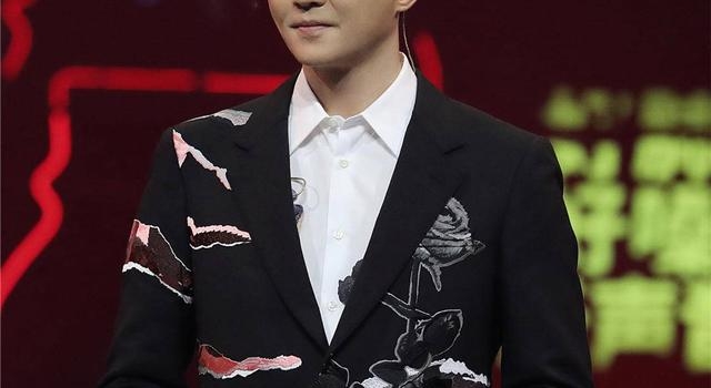 原来“白云”“黑土”揭面竟是是袁咏仪、张智霖！哎呦怪不得……