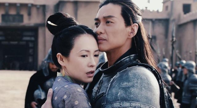 演技拼不过于和伟，颜值比不上袁弘，但周一围并不油腻