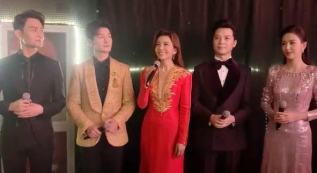 文联春晚主持人曝光！佟丽娅王凯郎才女貌，朱迅对口型假唱惹笑话
