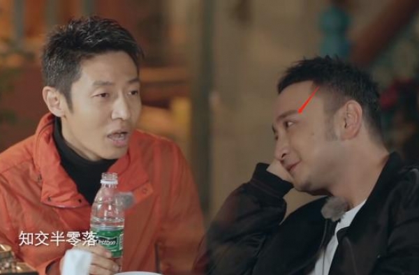 撒贝宁罕唱《送别》，尼格买提眼眶泛红快落泪，两人友谊超感人