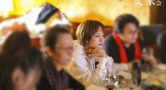 孙俪张萌王自健现身安家剧组年会 热闹非凡