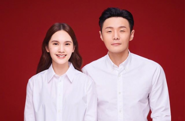 结束300天异地恋！这对夫妻终于能一起过年了