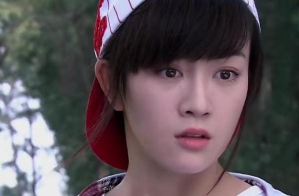 还记得《夏家三千金》里的杨真真吗？她变成网红了